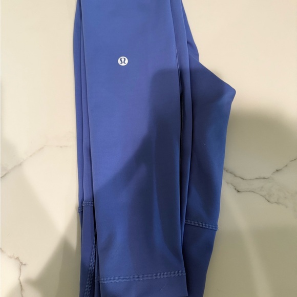 Like new Lululemon Athletica Wunder Trian Wild Indigo and Leggings size 2 - Picture 2 of 7